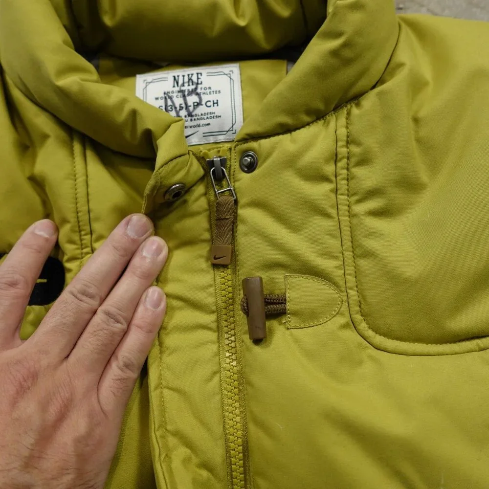 Nike Dew Tour Puffer‎ Vest Women’s Small Yellow Toggle Insulated